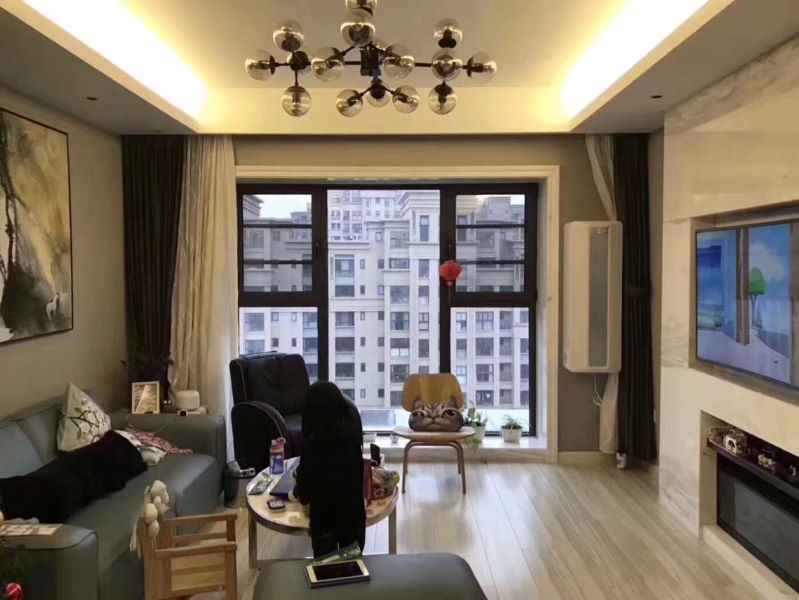 Máy cấp khí tươi gắn tường là giải pháp được nhiều người lựa chọn