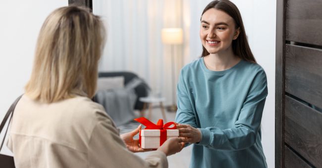 Top 10 quà về nhà mới được yêu thích nhất hiện nay qua-ve-nha-moi