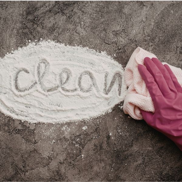 Trẻ bị viêm mũi do phòng kín: Nguyên nhân và cách khắc phục hiệu quả dọn dẹp nhà cửa