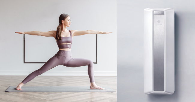 tập yoga trong phòng điều hòa