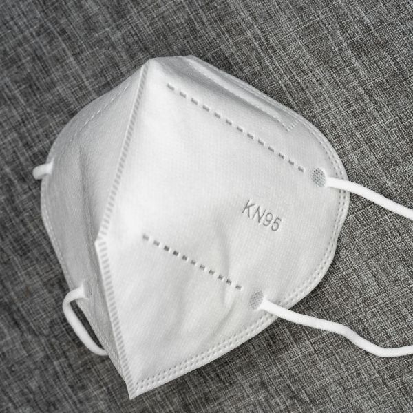 Khẩu trang lọc bụi mịn có đủ bảo vệ sức khỏe? Giải pháp kết hợp máy lọc không khí Khẩu Trang Lọc Bụi Mịn